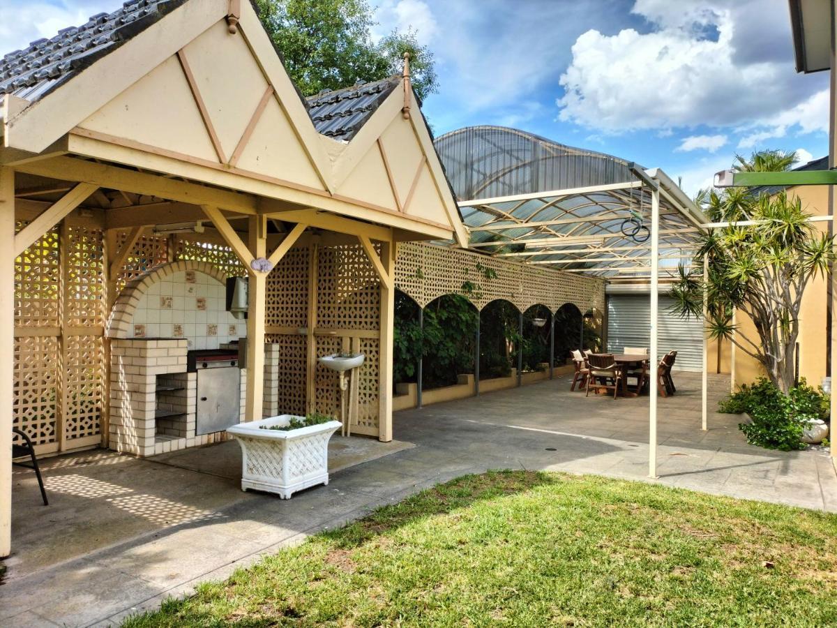 12 Mins To Mel Airport-Good Wood House Apartment St Albans Exterior photo